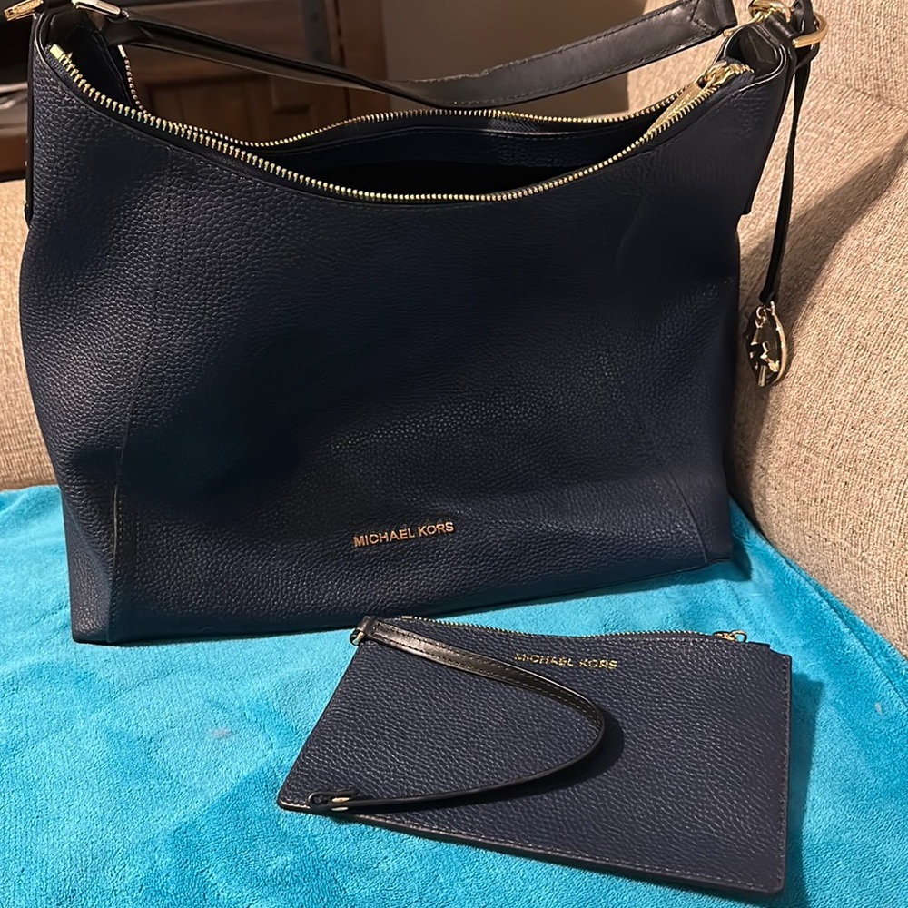 michael kors navy shoulder bag with wallet insert set